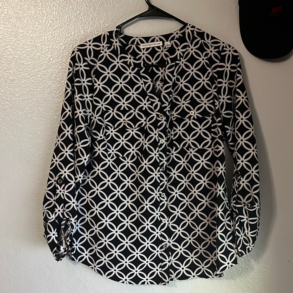 Mid arm length button up top